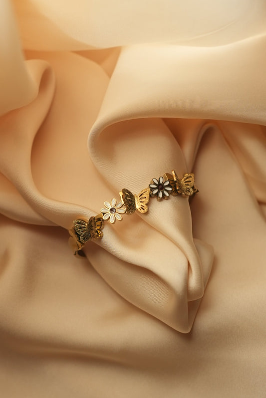 Daisy Cuff